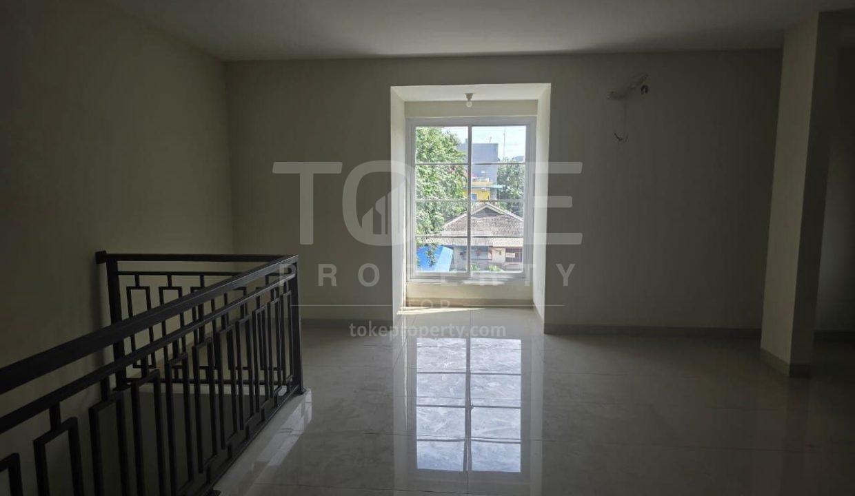 photo_2025-04-04_13-26-27