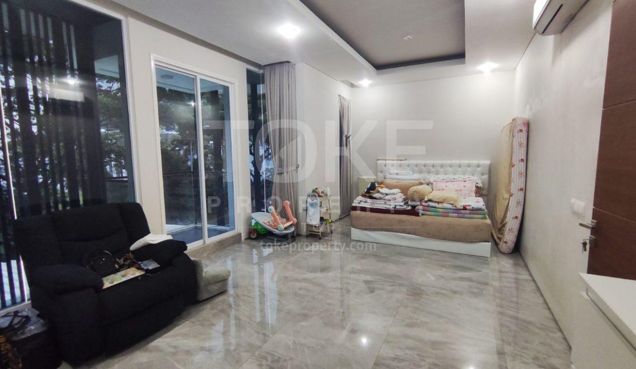 photo_2025-05-26_22-05-34