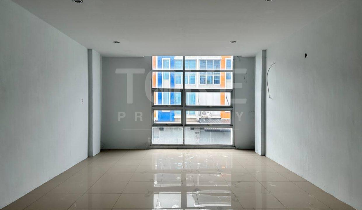 photo_2025-11-18_16-11-40